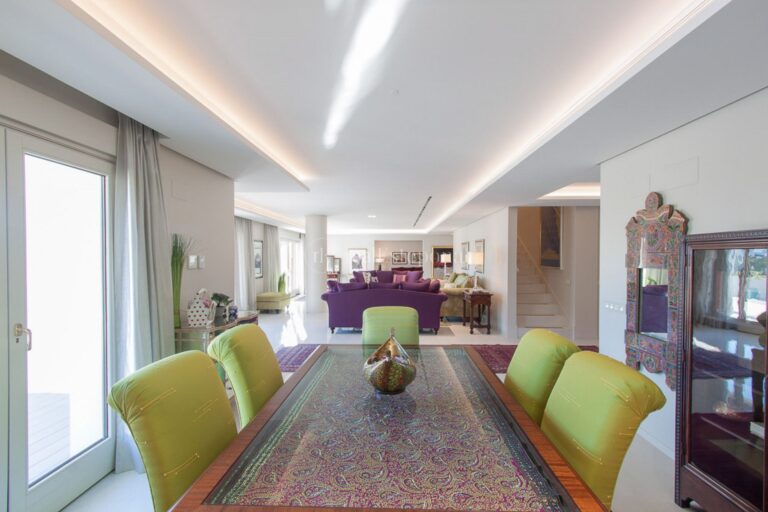 401-00022P | Duplex Penthouse in Marbella Golden Mile – € 2,450,000 – 3 beds, 3 baths