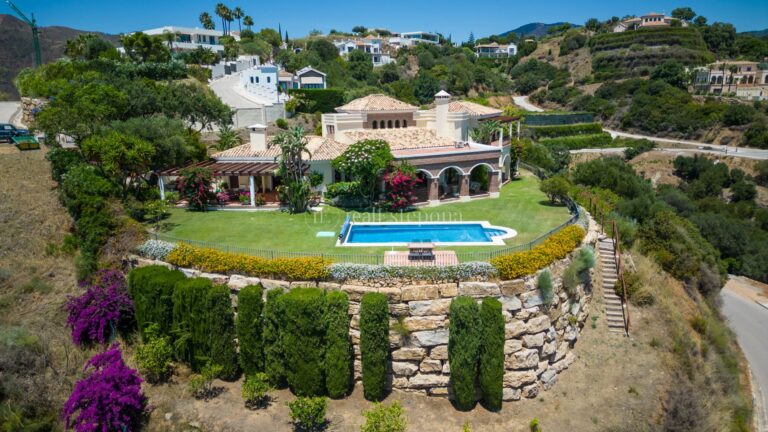 2477HFV | Villa in Benahavis – € 1,950,000 – 3 beds, 3 baths