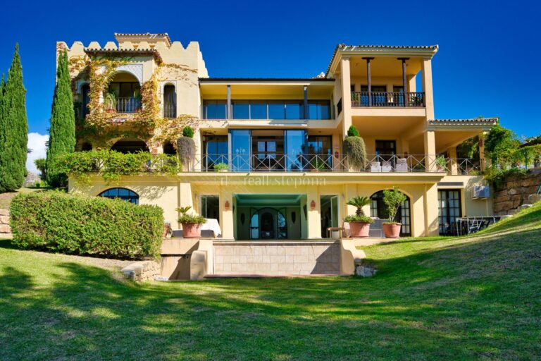 2261HFV | Villa in Benahavis – € 4,750,000 – 7 beds, 7 baths