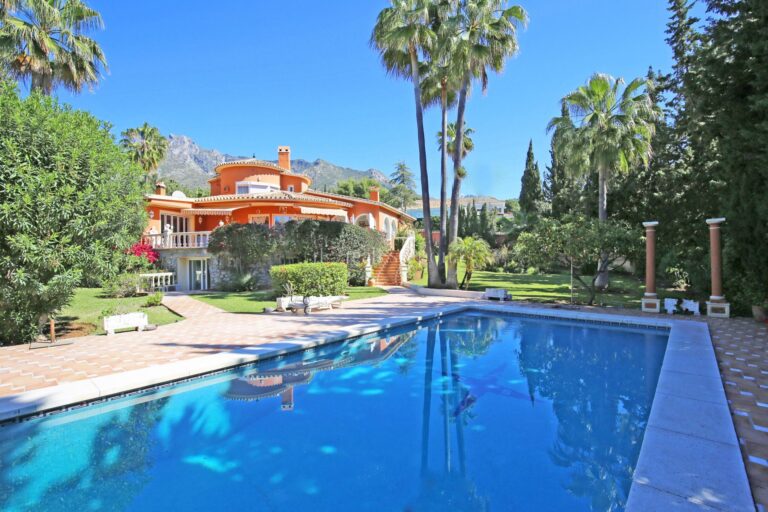 2808MLV | Villa in Marbella Golden Mile – € 3,000,000 – 5 beds, 4 baths