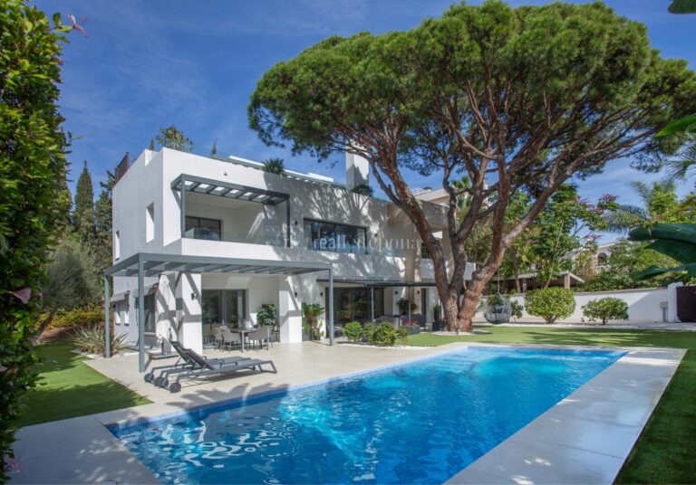 5048HFV | Villa in Marbella Golden Mile – € 5,625,000 – 6 beds, 6 baths