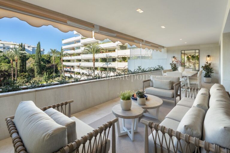 2498HFA | Apartment in Marbella – € 3,390,000 – 3 beds, 3 baths