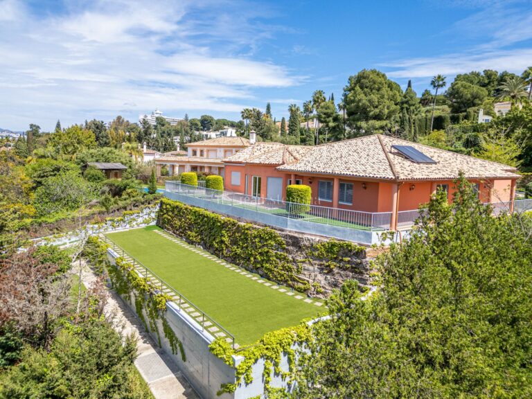 395-AP1125 | Villa in Estepona – € 1,400,000 – 3 beds, 3 baths