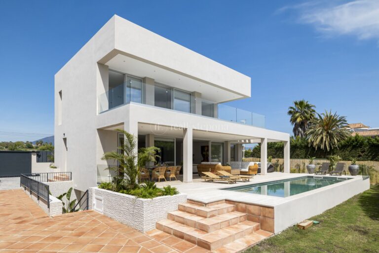 5199-502HFV | Villa in San Pedro de Alcantara – € 2,950,000 – 5 beds, 5 baths