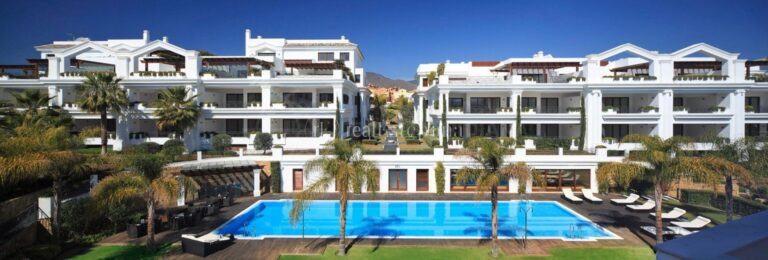 527-02482P | Apartment in Estepona – € 1,725,000 – 3 beds, 3 baths