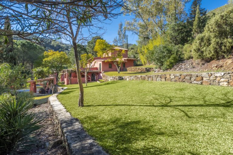 R3858667 | Villa in Benahavis – € 2,395,000 – 5 beds, 3 baths