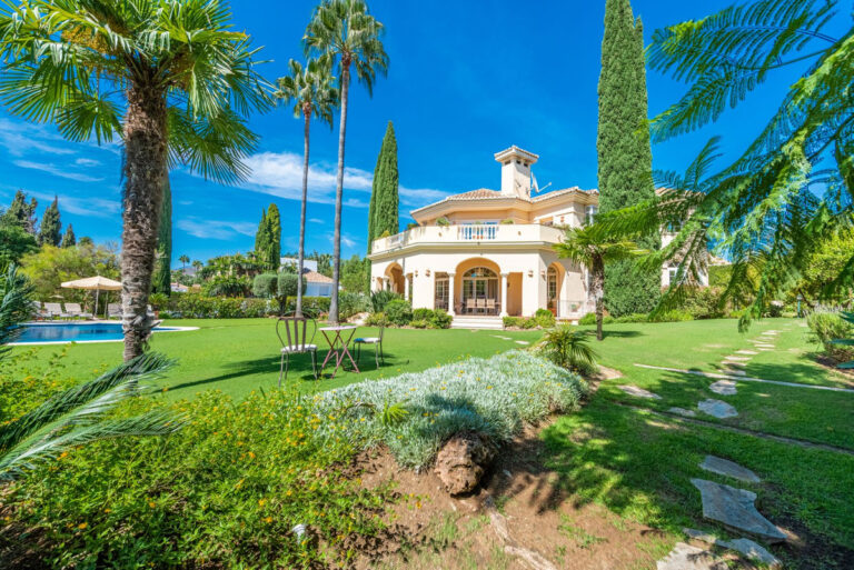 R4126369 | Detached Villa in Nueva Andalucía – € 3,680,000 – 5 beds, 3.5 baths