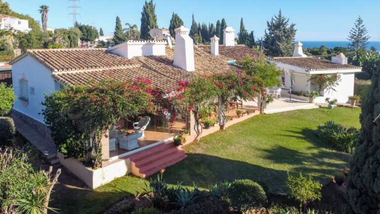 CL1001 | Villa in Marbella – € 1,750,000 – 4 beds, 3 baths