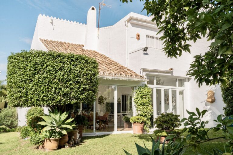 2966017 | Town House in Nueva Andalucia – € 1,075,000 – 3 beds, 2 baths