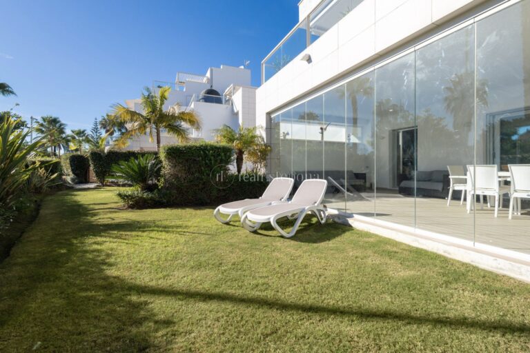 BGM-00155P | Apartment in San Pedro de Alcantara – € 925,000 – 2 beds, 2 baths