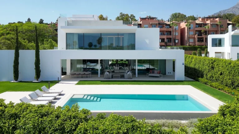 5301HFV | Villa in Marbella Golden Mile – € 9,500,000 – 5 beds, 5 baths