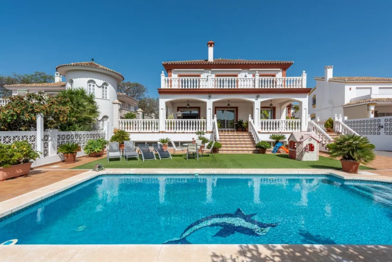 R5014684 | Villa in San Pedro de Alcantara – € 2,750,000 – 6 beds, 5 baths
