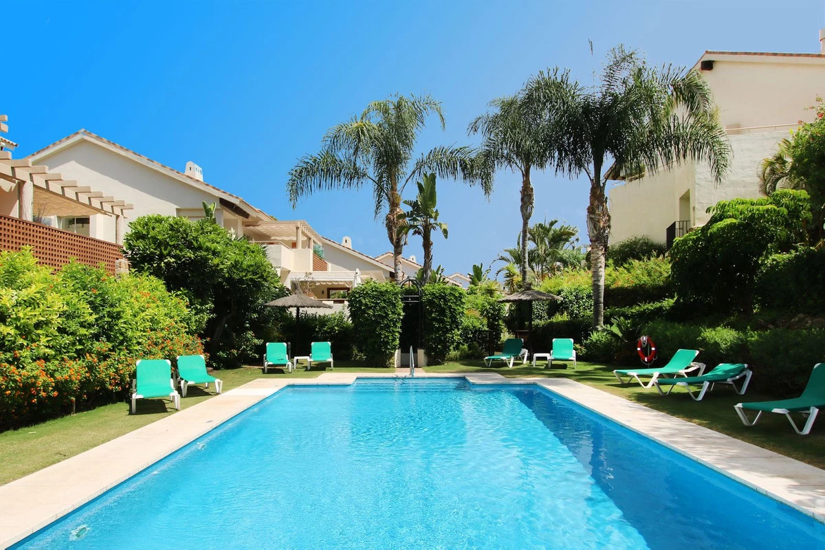 2-5bd7b9d04b45e33852eaf0ec6670150d