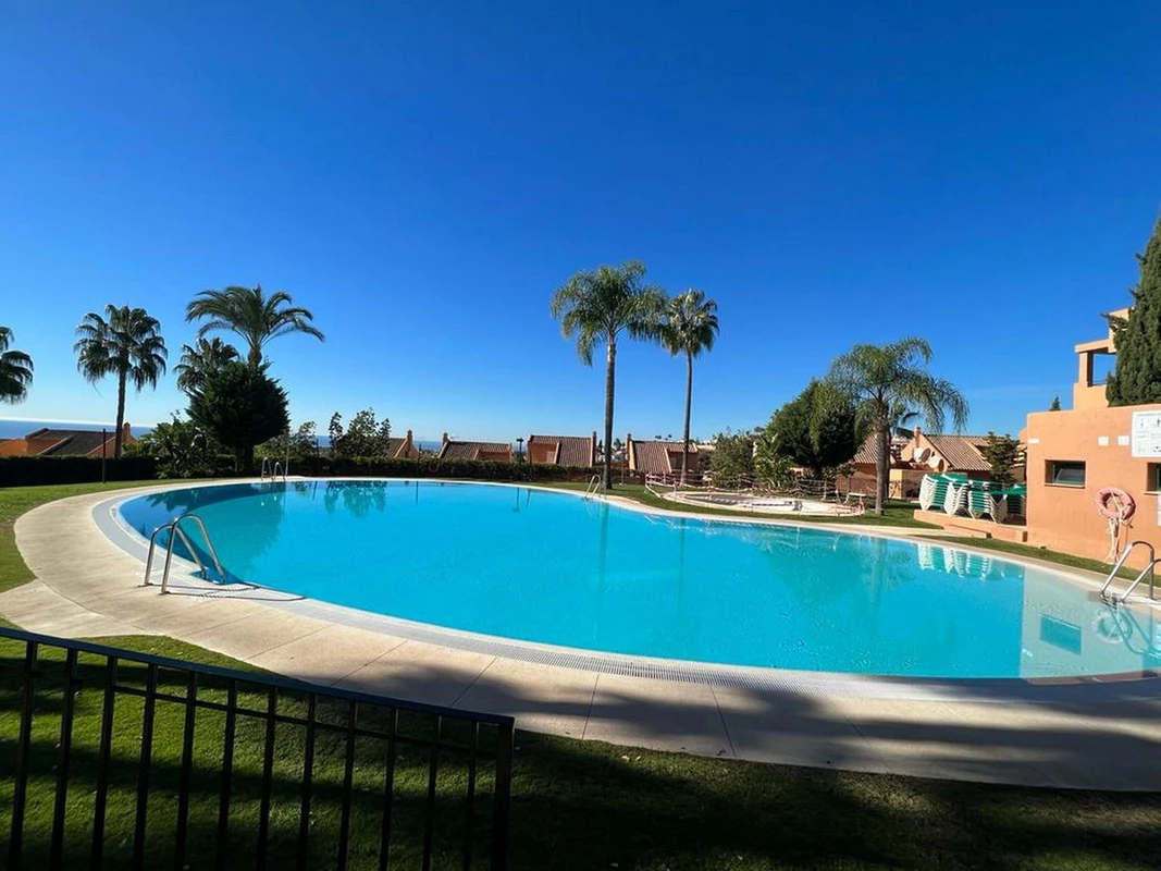 2-5bd7b9d04b45e33852eaf0ec6670150d