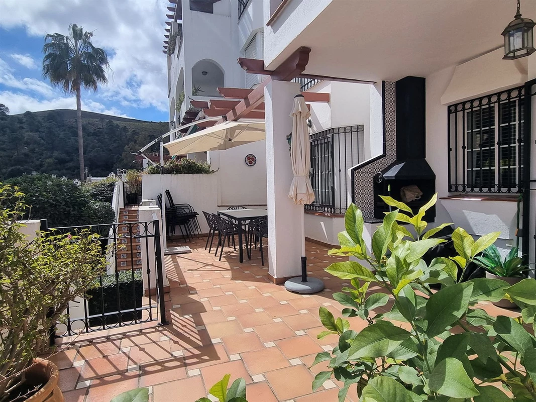 2-5bd7b9d04b45e33852eaf0ec6670150d