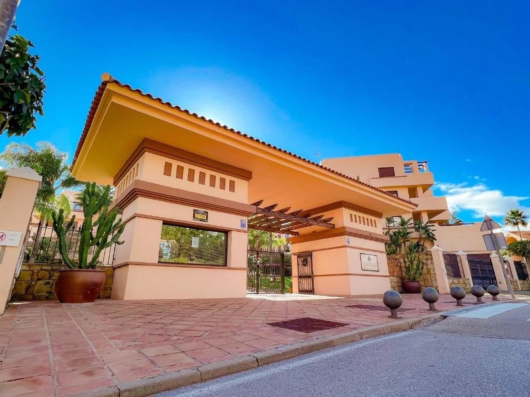 2-5bd7b9d04b45e33852eaf0ec6670150d