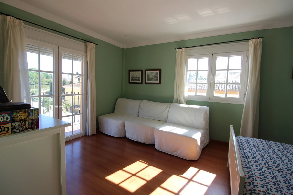 8-e64a9055bba3e77ac8aca3b893cdf826