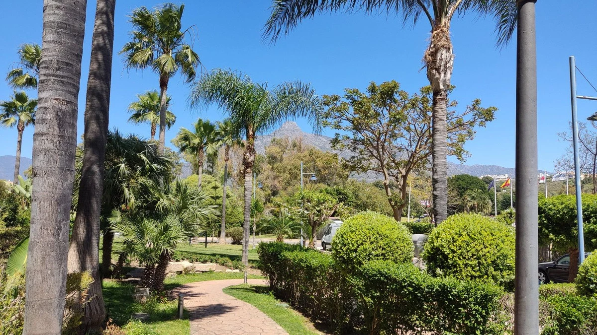 1-7980e48d732b6fc85c14b43b94d2aa54