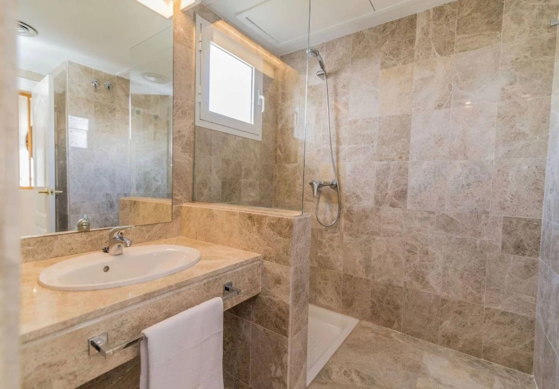 8-e64a9055bba3e77ac8aca3b893cdf826