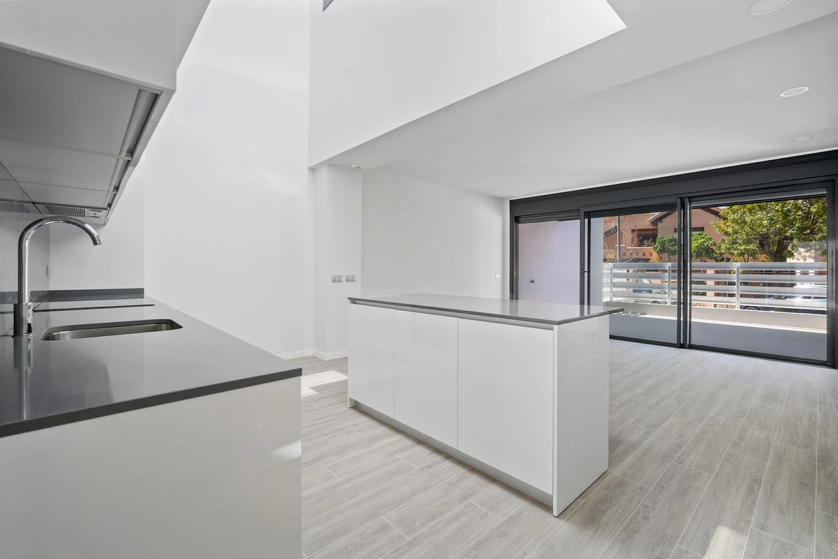 8-e64a9055bba3e77ac8aca3b893cdf826