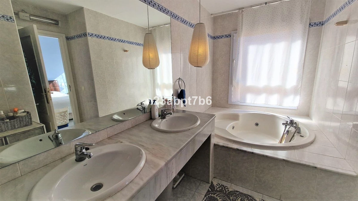 9-467d0cee5b725f3ef65f102a0c2e69c0