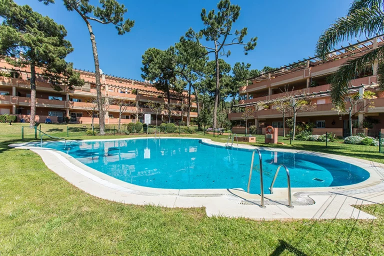 R2764187 | Ground Floor Apartment in Elviria – € 450,000 – 2 beds, 2 baths
