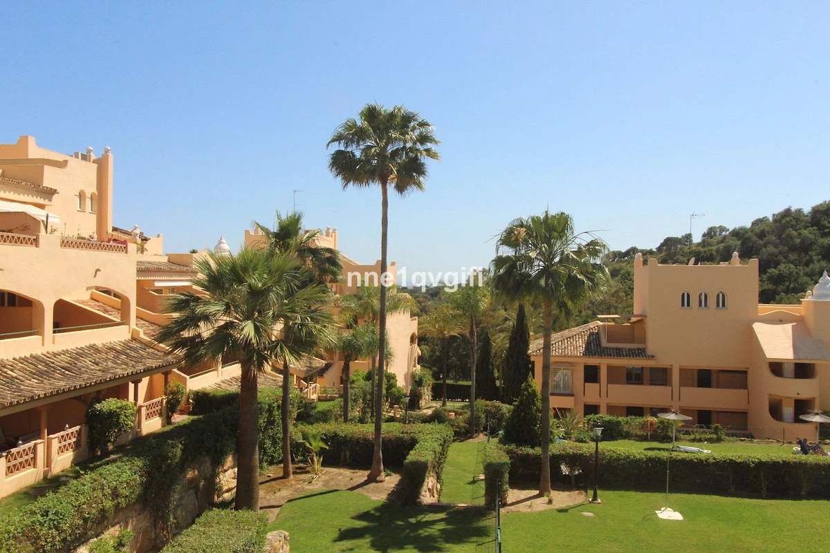 2-5bd7b9d04b45e33852eaf0ec6670150d