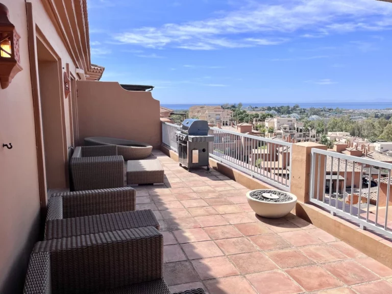 R4296097 | Penthouse in Benahavís – € 569,000 – 3 beds, 3 baths