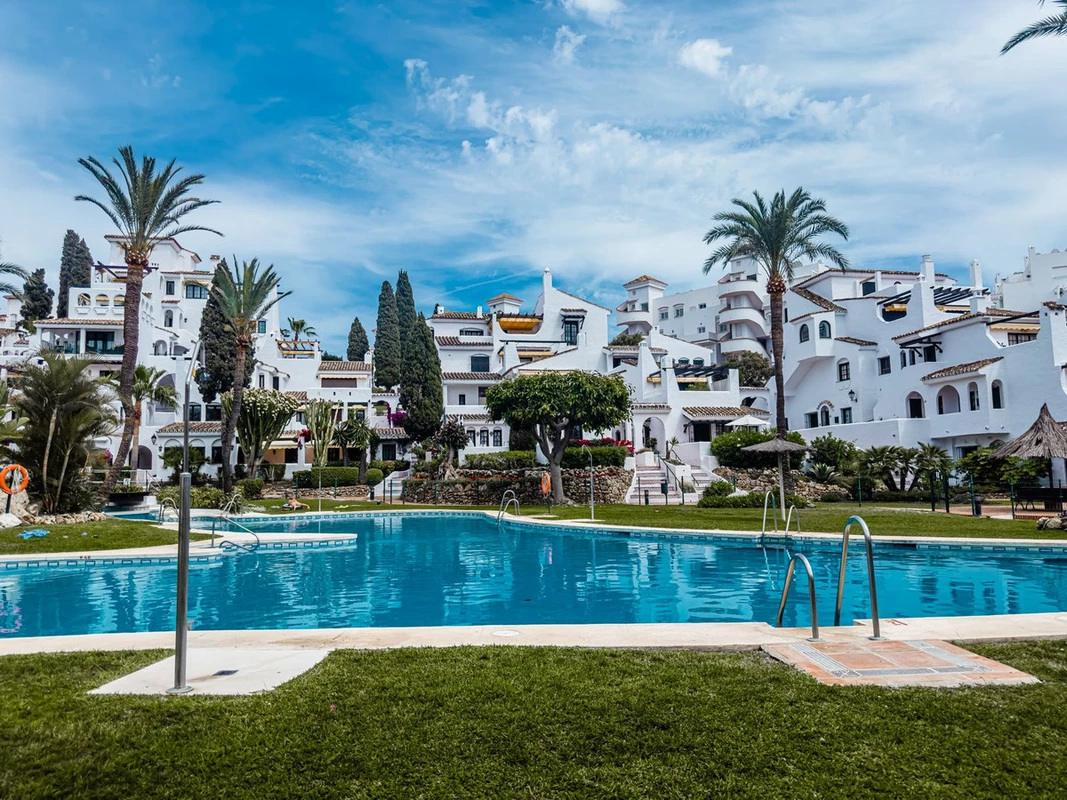 1-7980e48d732b6fc85c14b43b94d2aa54