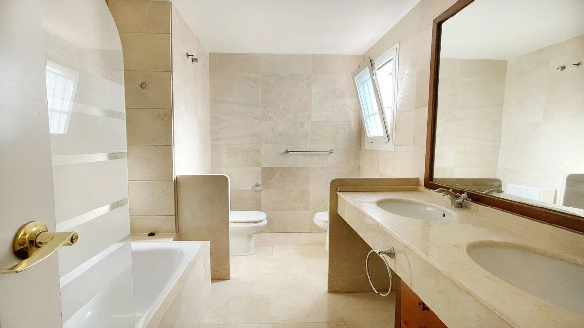 8-e64a9055bba3e77ac8aca3b893cdf826