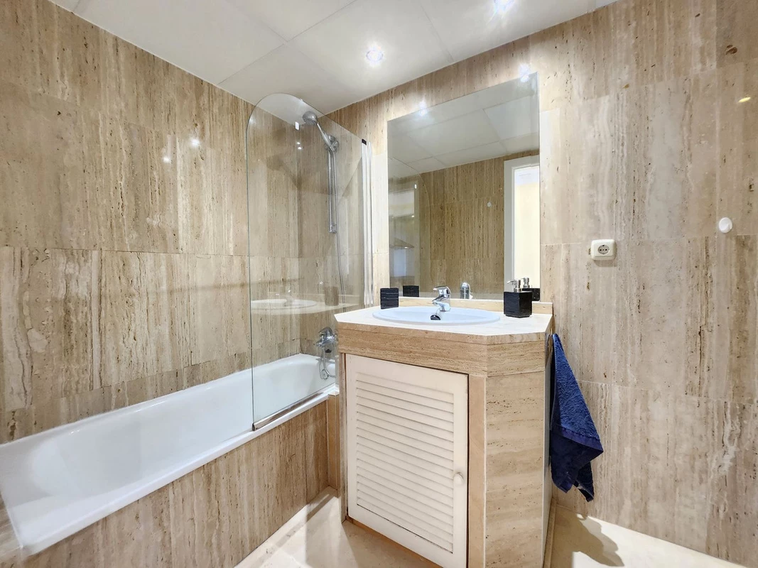 8-e64a9055bba3e77ac8aca3b893cdf826