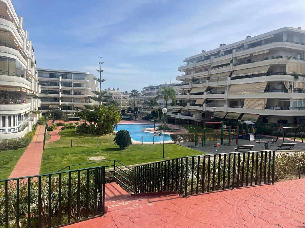 2-5bd7b9d04b45e33852eaf0ec6670150d