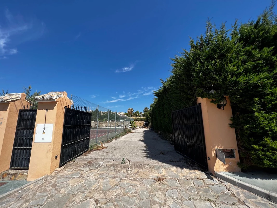 2-5bd7b9d04b45e33852eaf0ec6670150d