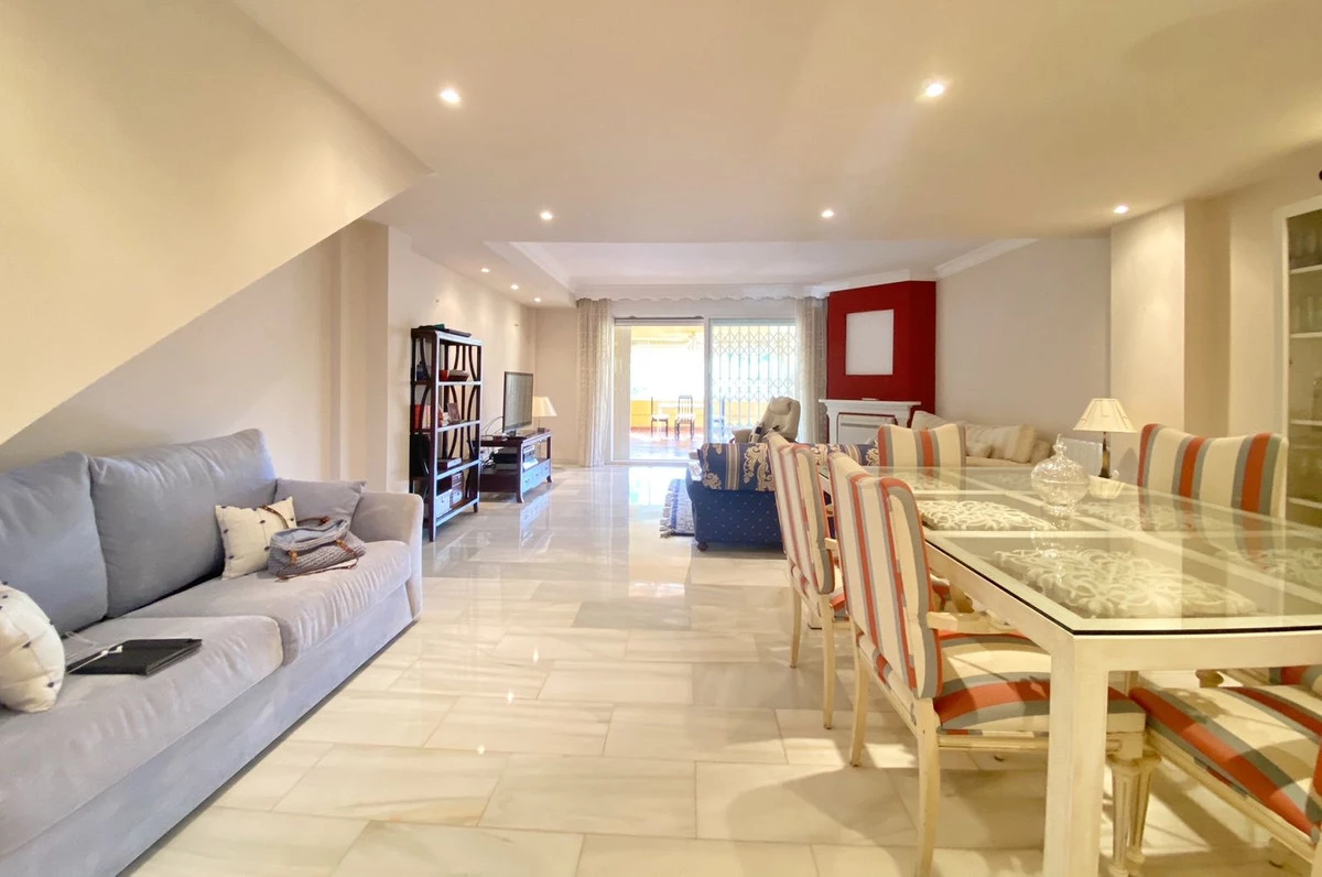 2-5bd7b9d04b45e33852eaf0ec6670150d