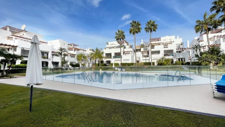 R4277986 | Ground Floor Apartment in San Pedro de Alcántara – € 400,000 – 2 beds, 2 baths