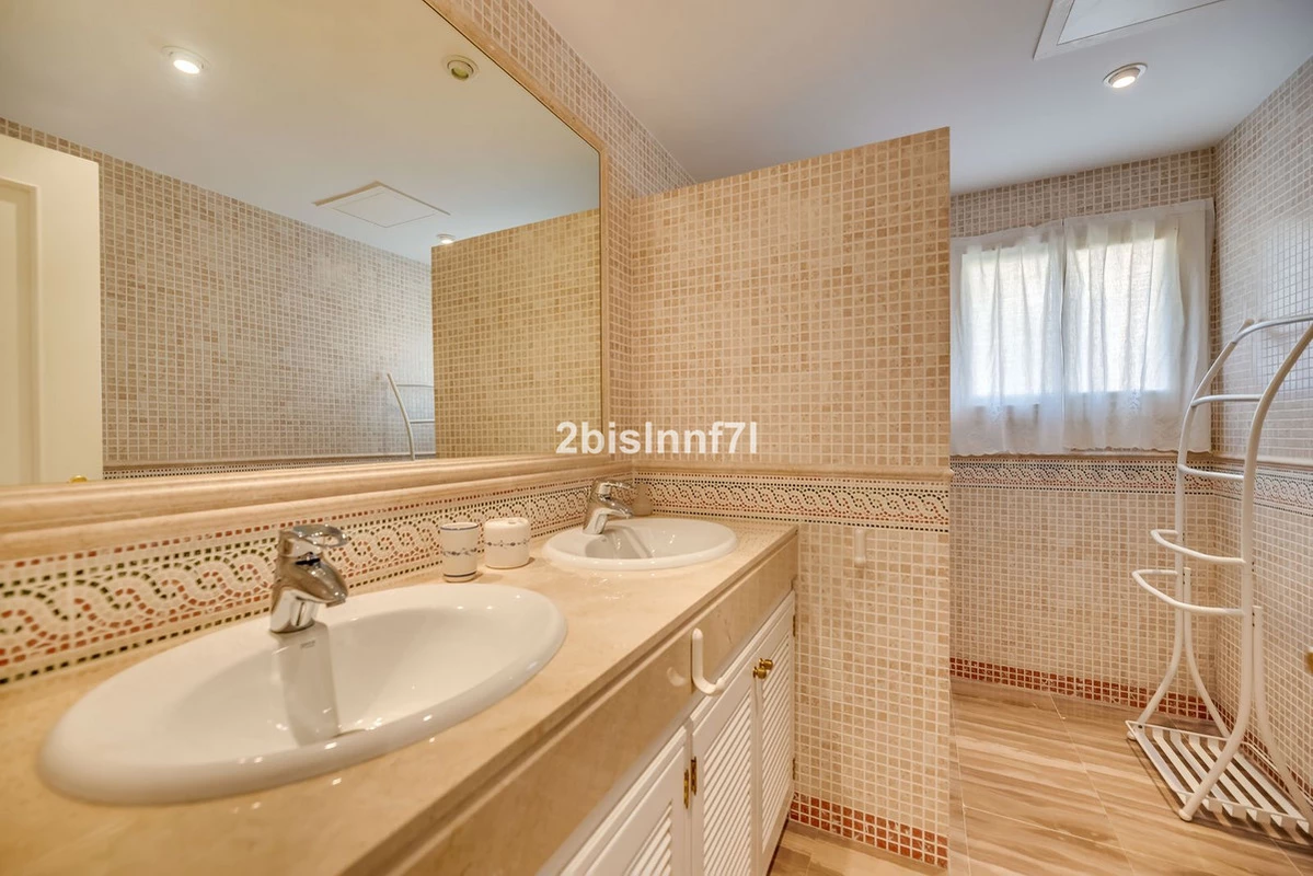 8-e64a9055bba3e77ac8aca3b893cdf826