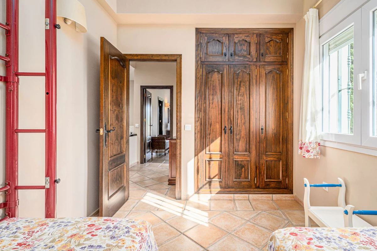 8-e64a9055bba3e77ac8aca3b893cdf826