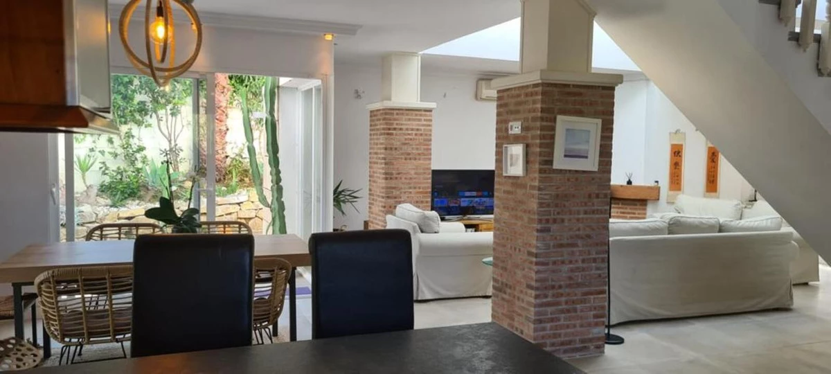 7-aa4cc561180b369757c0bb4af9886cd3