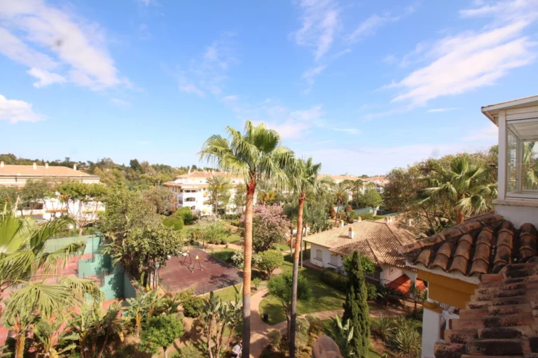 R3842866 | Penthouse in Nueva Andalucía – € 470,000 – 3 beds, 3 baths