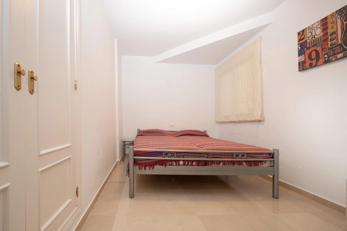 8-e64a9055bba3e77ac8aca3b893cdf826