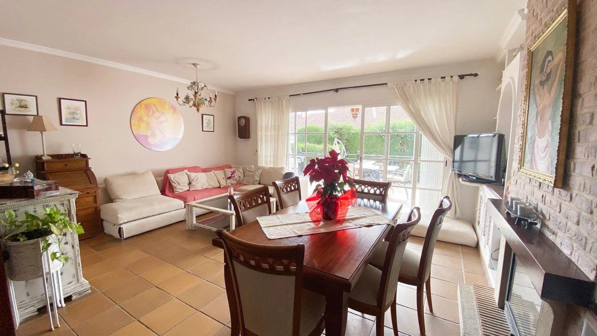 2-5bd7b9d04b45e33852eaf0ec6670150d