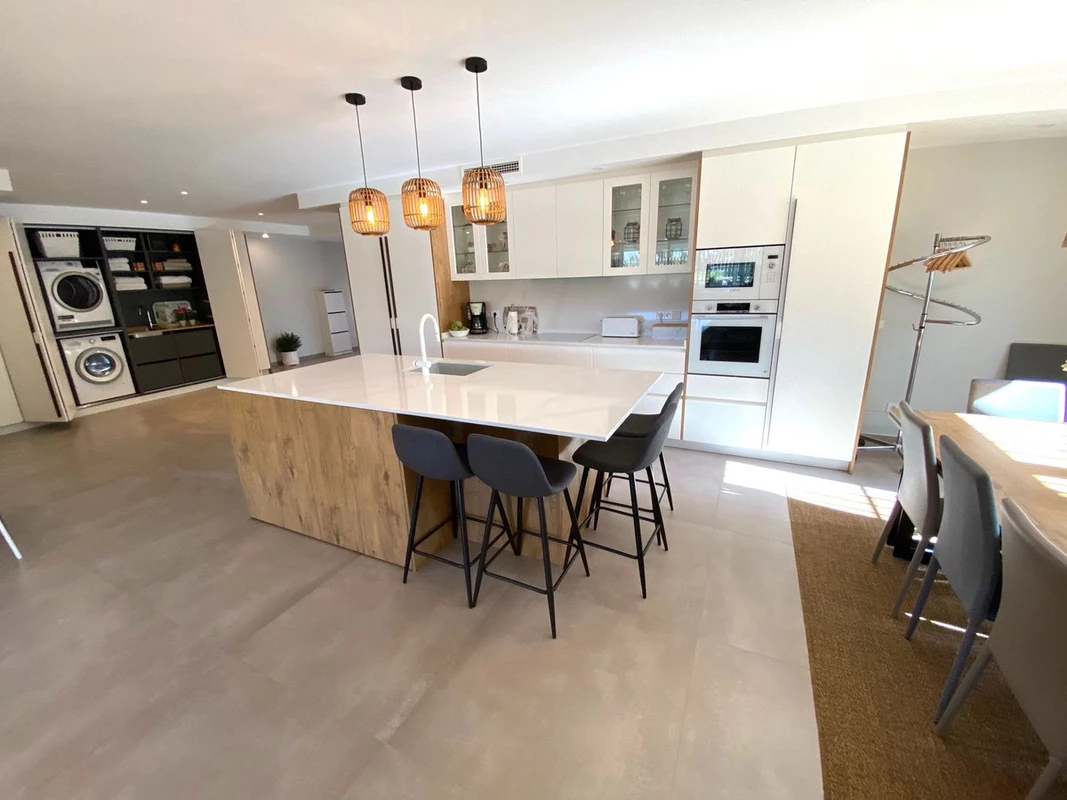 8-e64a9055bba3e77ac8aca3b893cdf826