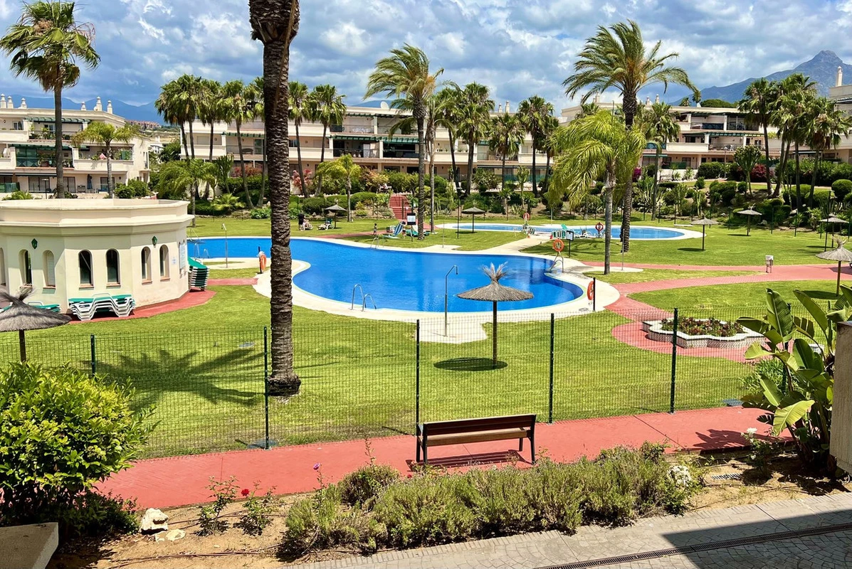 1-7980e48d732b6fc85c14b43b94d2aa54