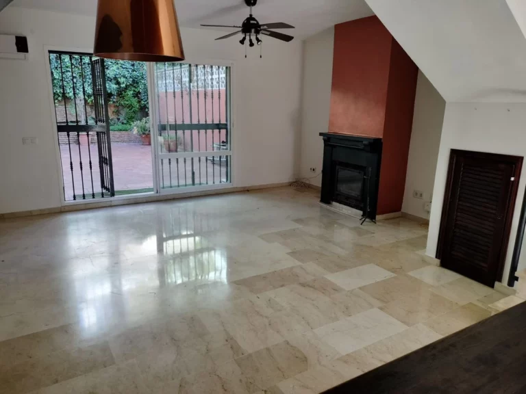 R4295488 | Townhouse in Marbella – € 371,000 – 3 beds, 3 baths