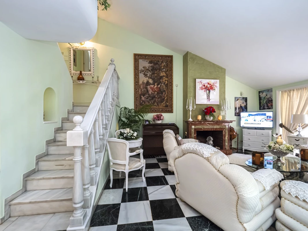 7-aa4cc561180b369757c0bb4af9886cd3