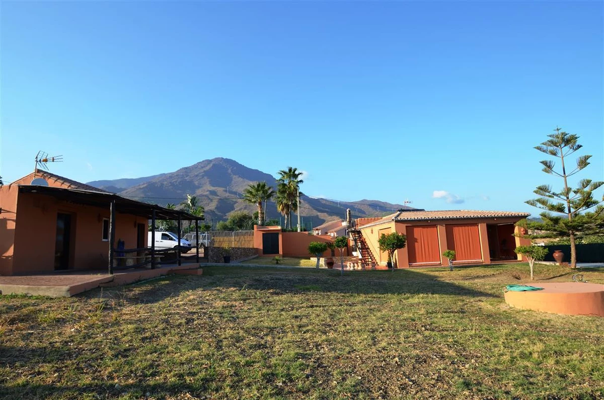 2-5bd7b9d04b45e33852eaf0ec6670150d