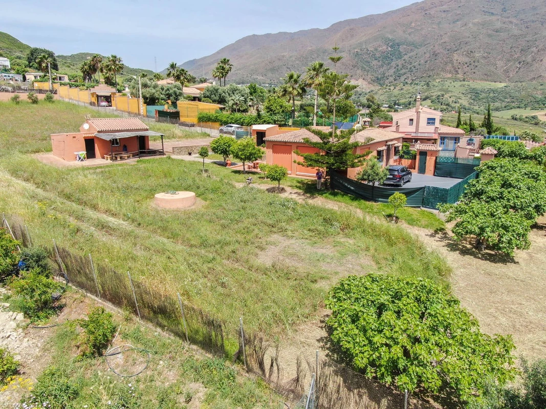 2-5bd7b9d04b45e33852eaf0ec6670150d