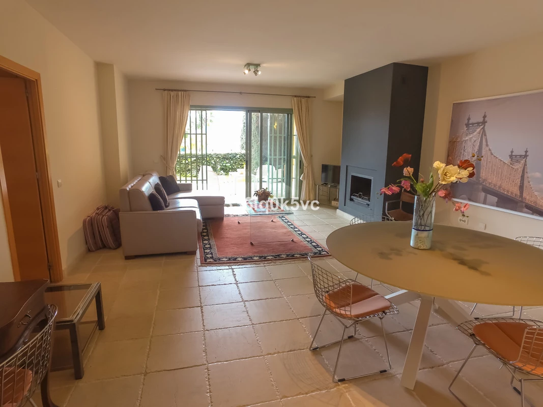 8-e64a9055bba3e77ac8aca3b893cdf826