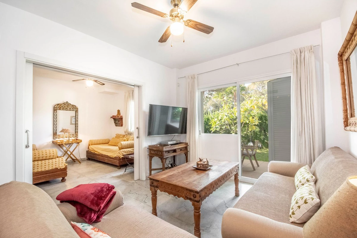 2-5bd7b9d04b45e33852eaf0ec6670150d