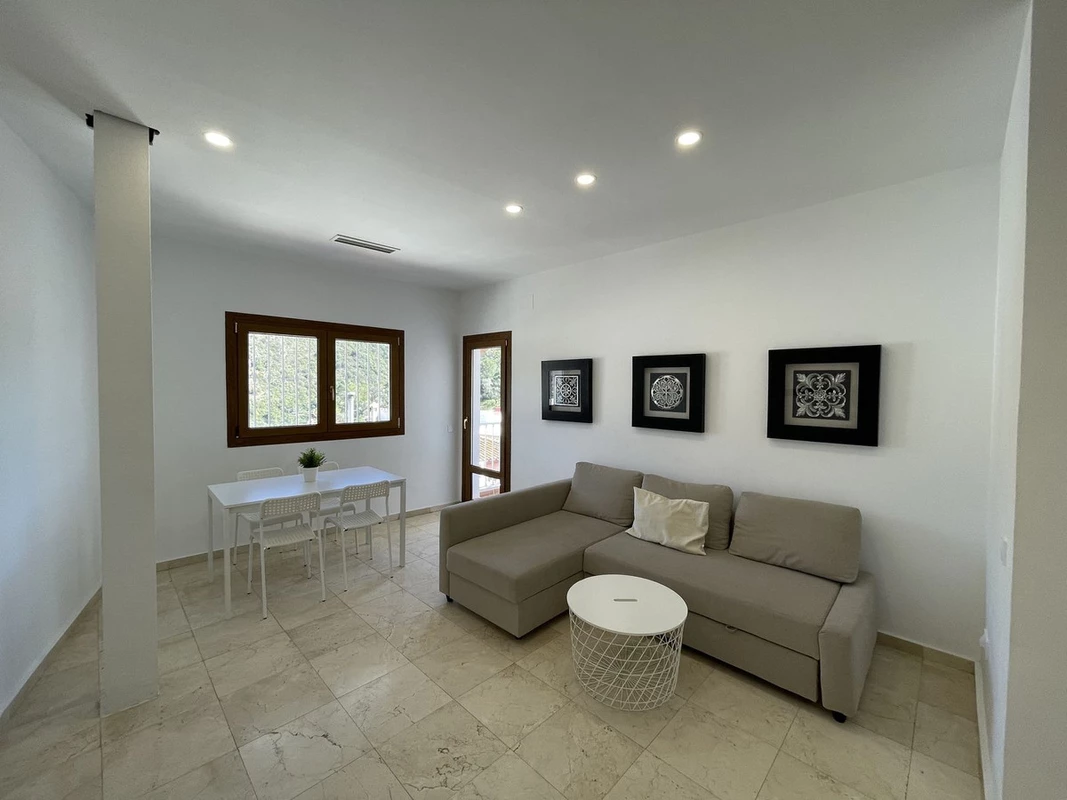 8-e64a9055bba3e77ac8aca3b893cdf826